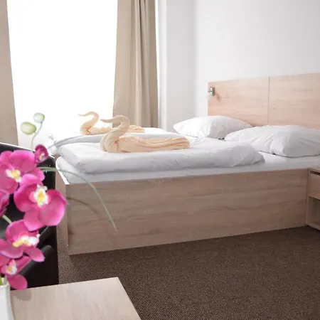 Hotel Studijne A Kongresove Stredisko Modra